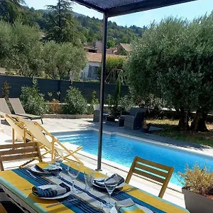 https://villa-le-clos-des-oliviers.fr-provencehotel.com